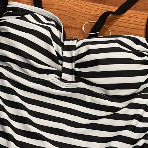 NWT striped one piece swimsuit XL - Picture 3 of 6